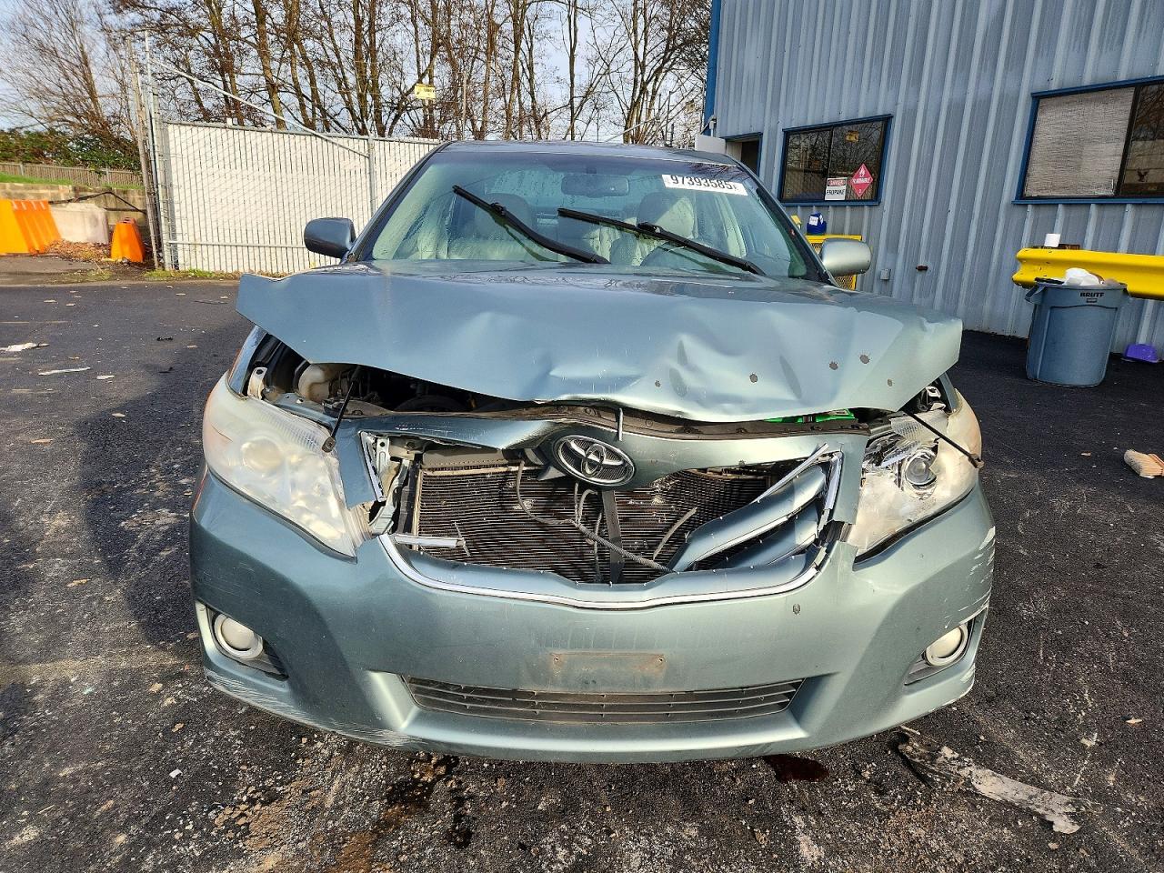 2011 TOYOTA CAMRY photo 5