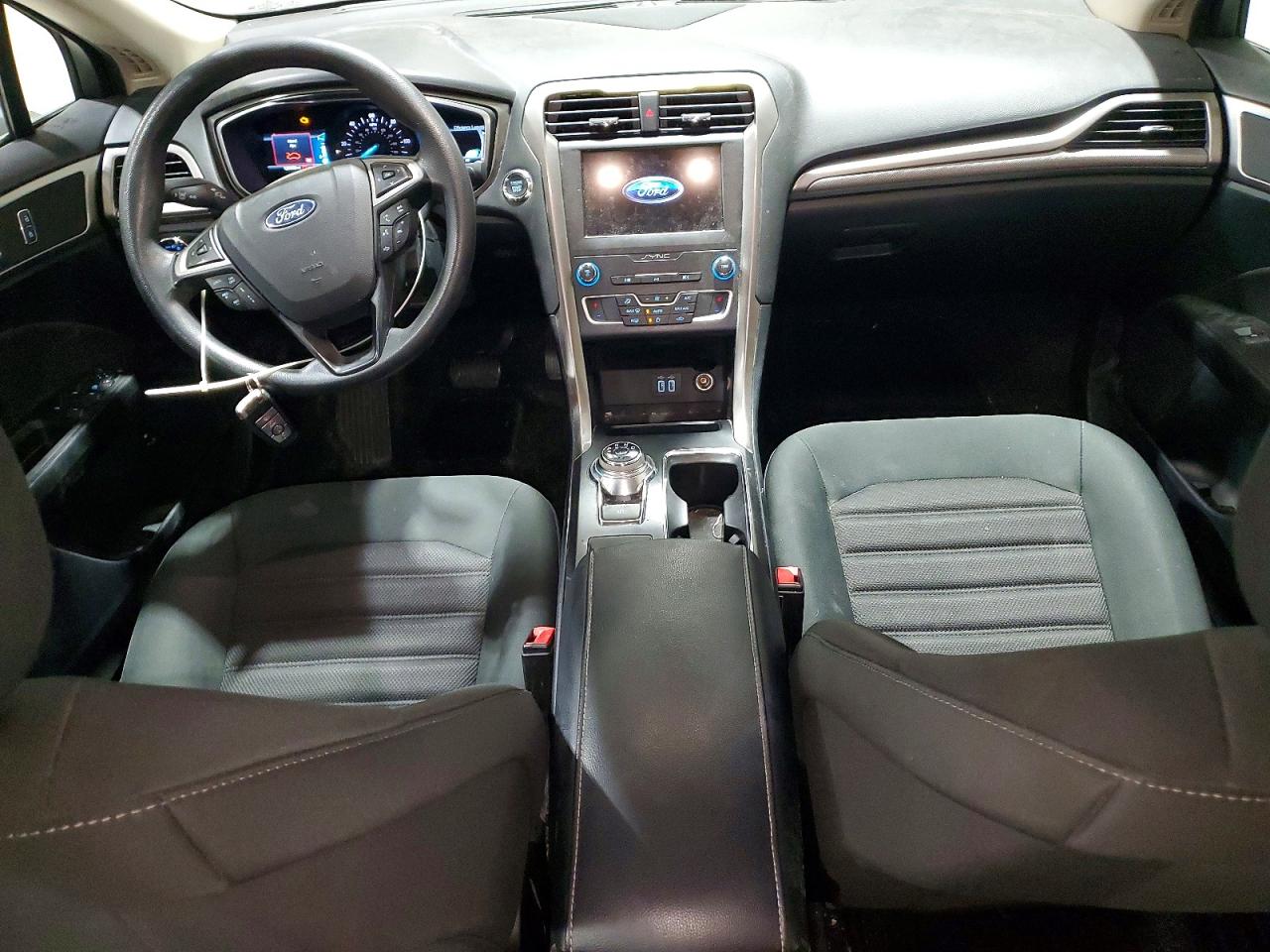 2019 FORD FUSION SE photo 8