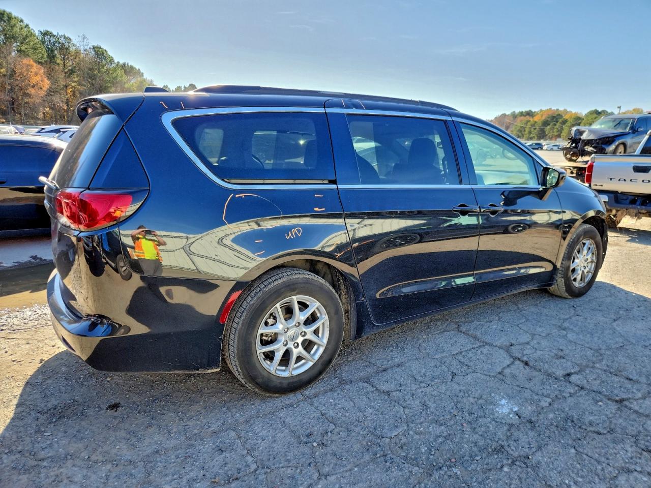 2021 CHRYSLER VOYAGER LXI photo 3