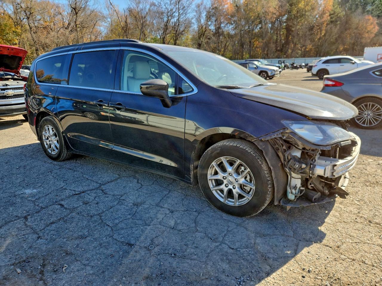 2021 CHRYSLER VOYAGER LXI photo 4