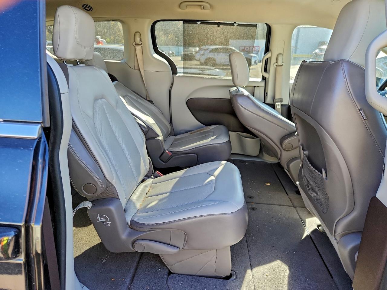 2021 CHRYSLER VOYAGER LXI photo 11