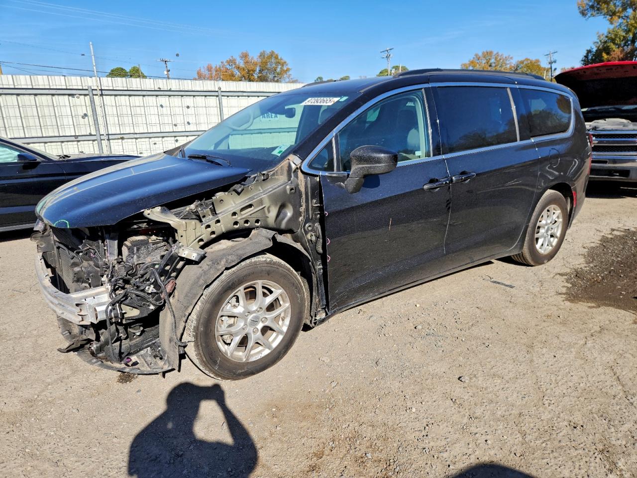 2021 CHRYSLER VOYAGER