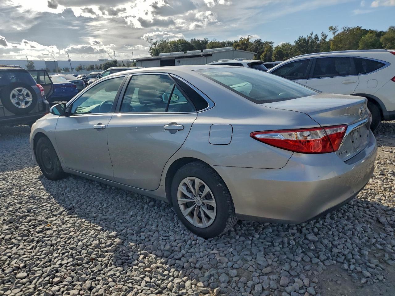2017 TOYOTA CAMRY LE photo 2