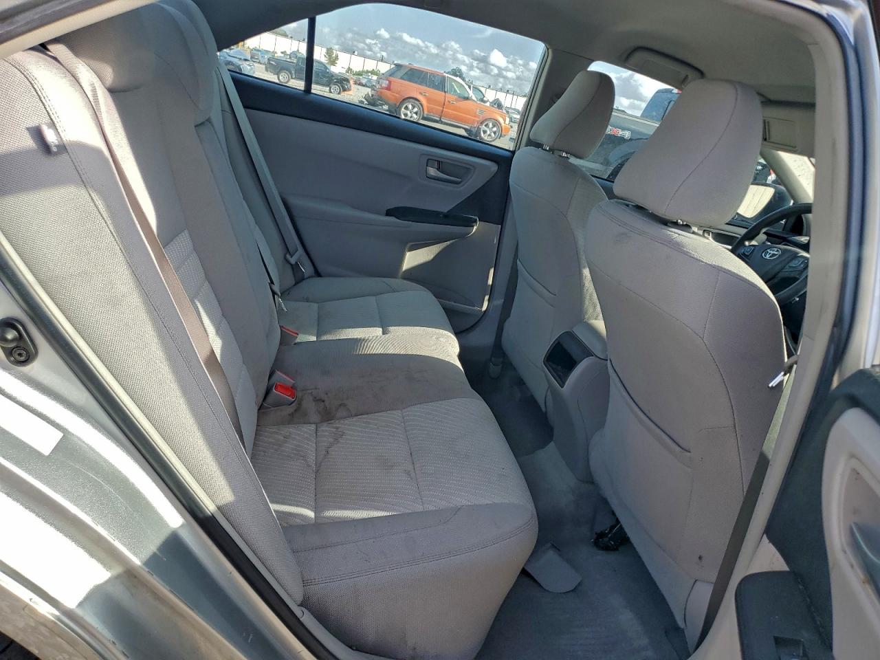 2017 TOYOTA CAMRY LE photo 10