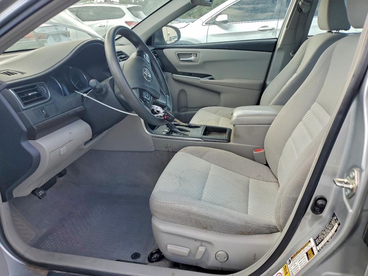 2017 TOYOTA CAMRY LE photo 7