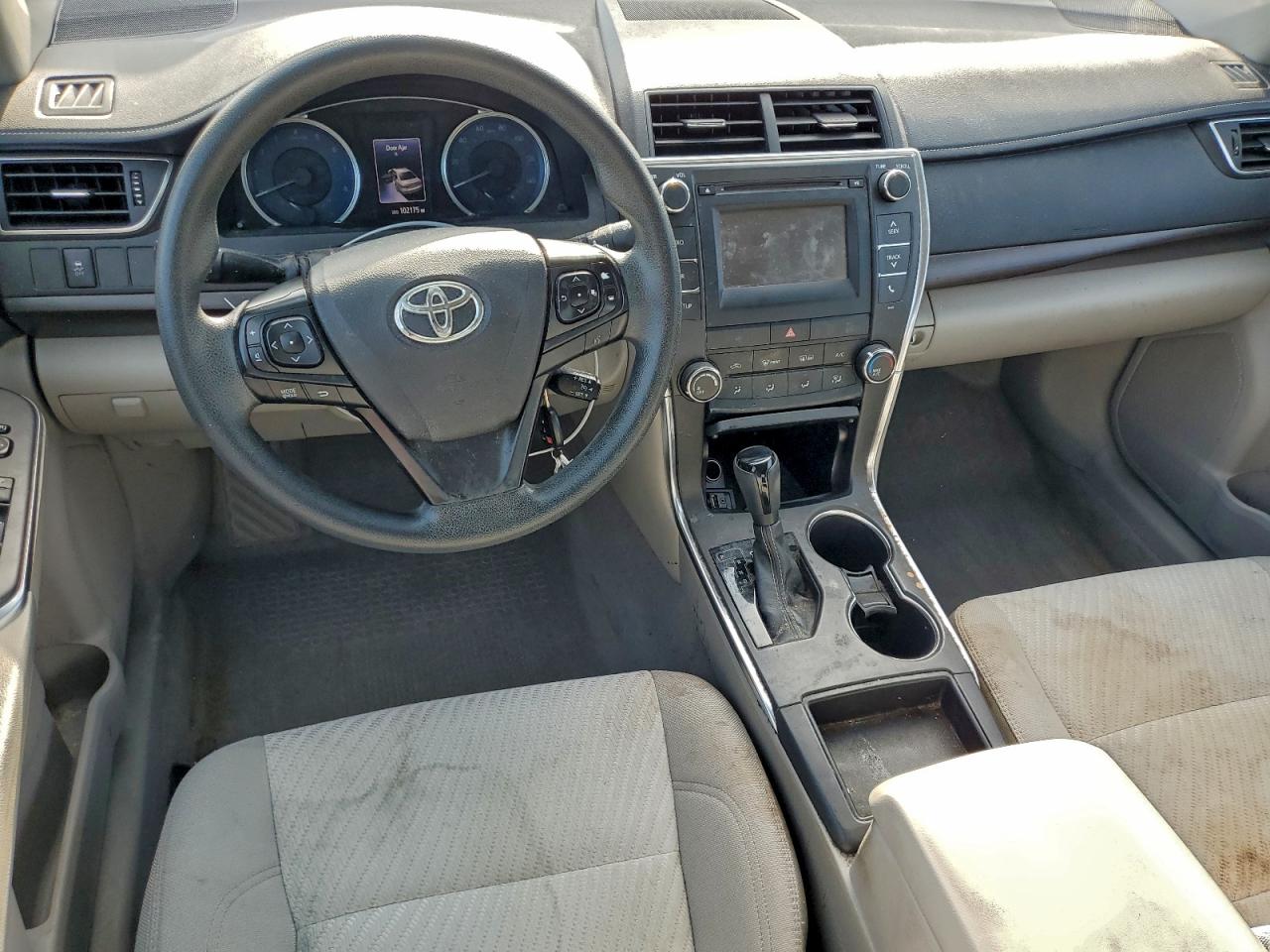 2017 TOYOTA CAMRY LE photo 8