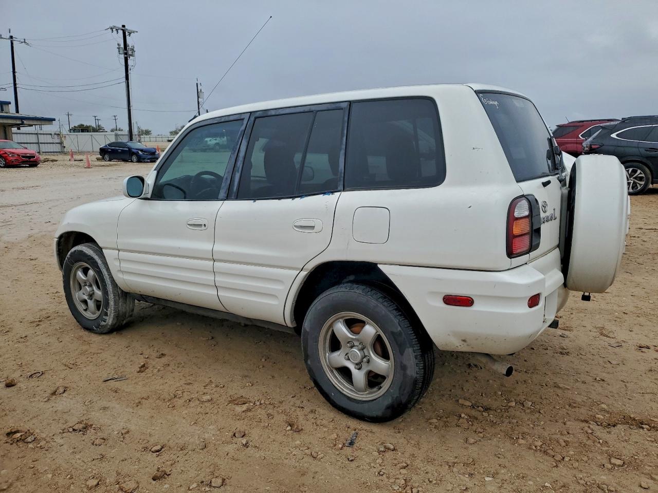 1999 TOYOTA RAV4 photo 2