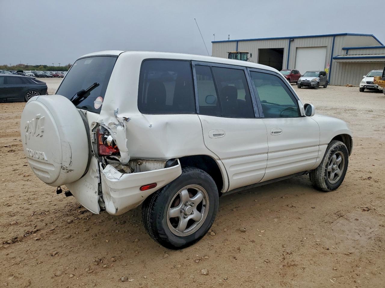 1999 TOYOTA RAV4 photo 3