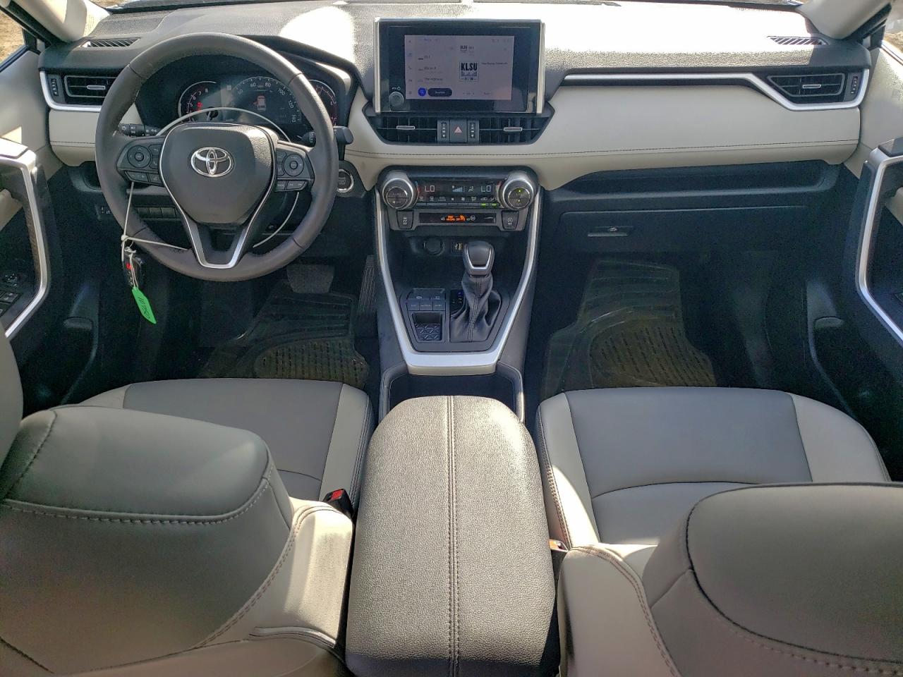 2024 TOYOTA RAV4 XLE PREMIUM photo 8