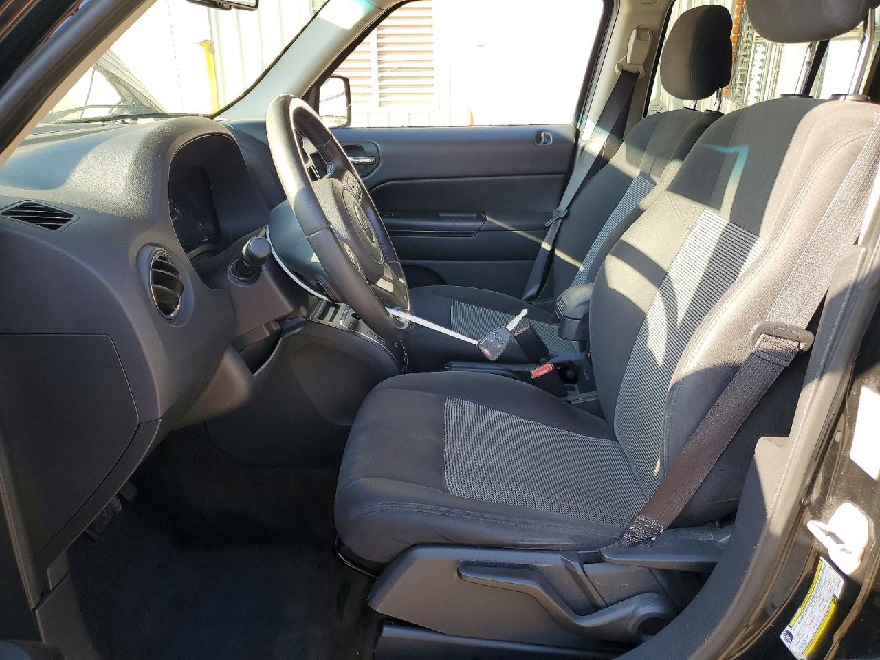 2017 JEEP PATRIOT LATITUDE photo 7