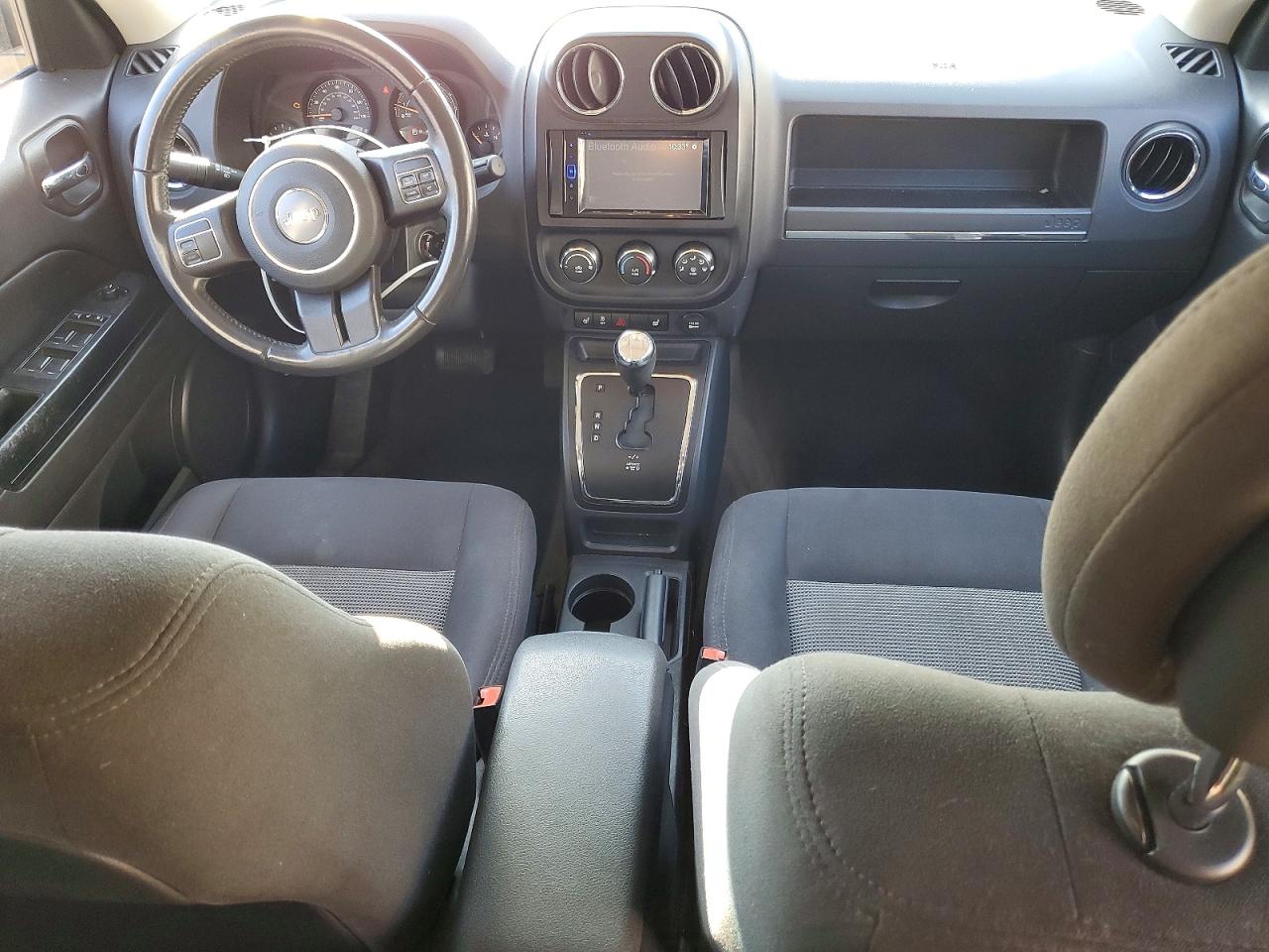 2017 JEEP PATRIOT LATITUDE photo 8