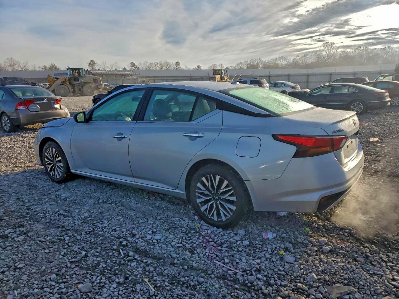 2024 NISSAN ALTIMA SV photo 2