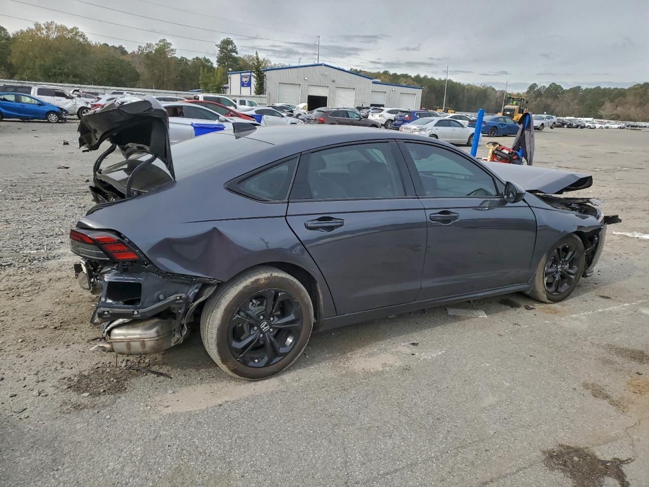 2025 HONDA ACCORD SE photo 3