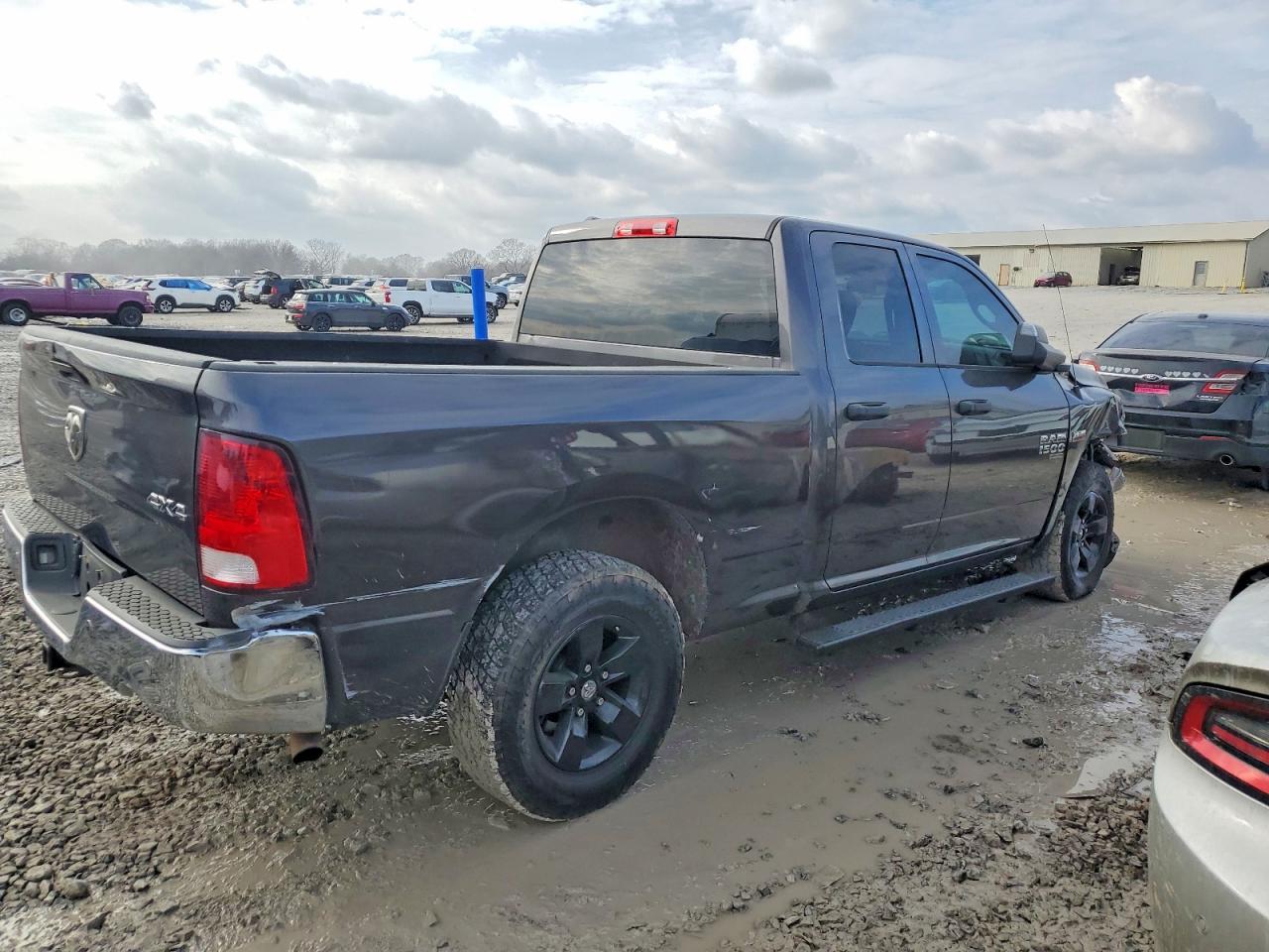 2019 RAM 1500 CLASSIC TRADESMAN photo 3