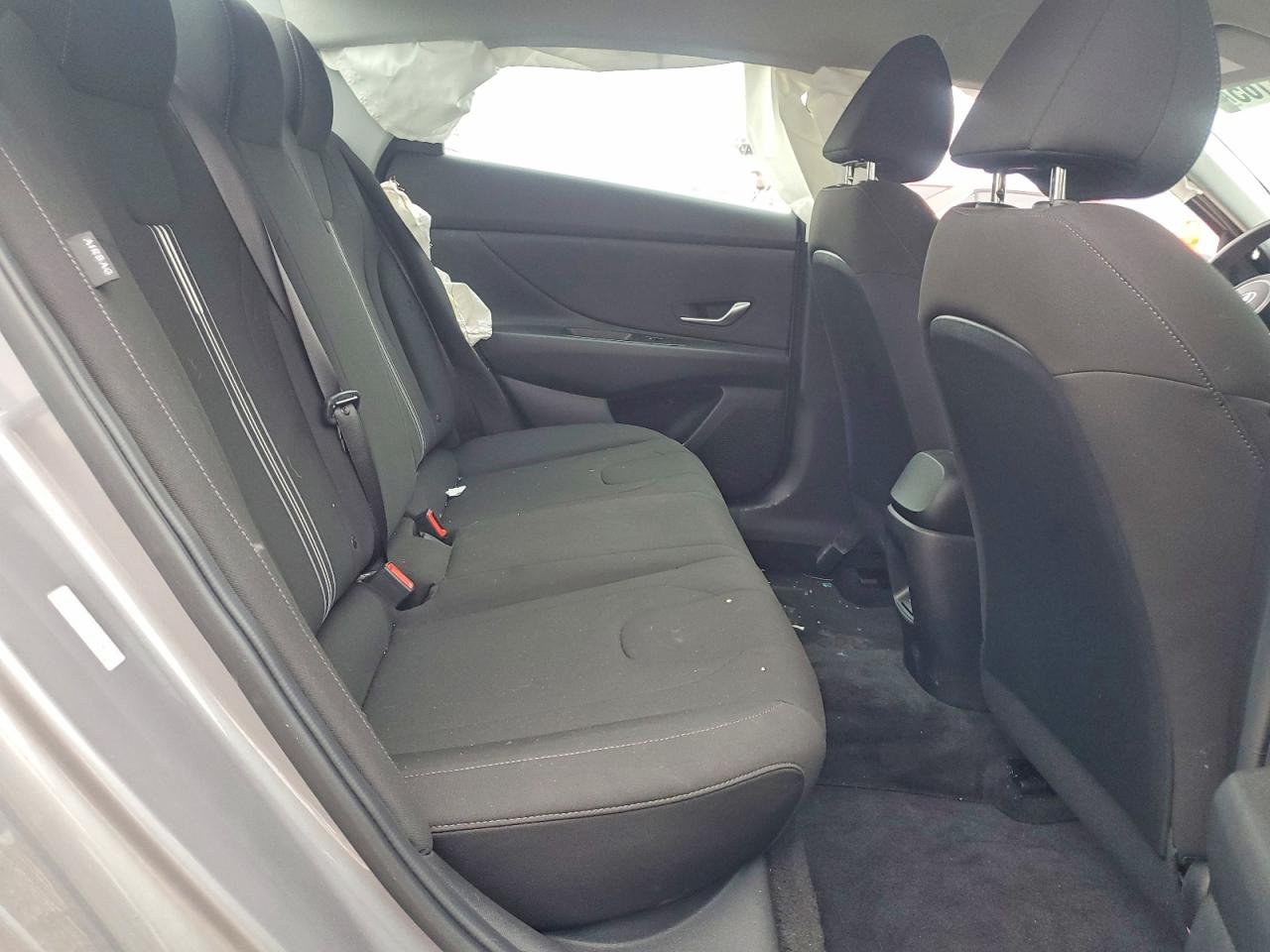 2024 HYUNDAI ELANTRA SEL photo 10
