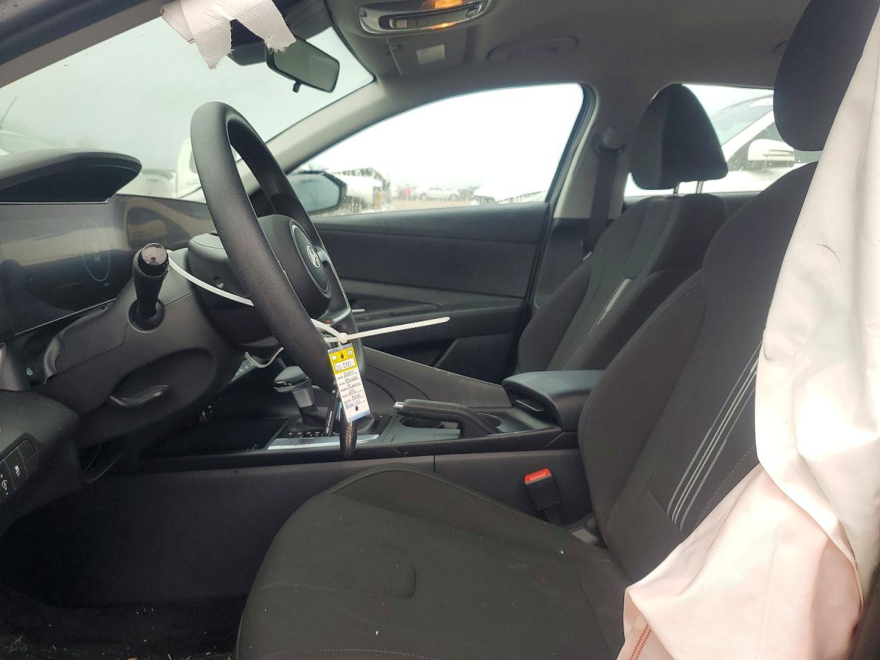 2024 HYUNDAI ELANTRA SEL photo 7