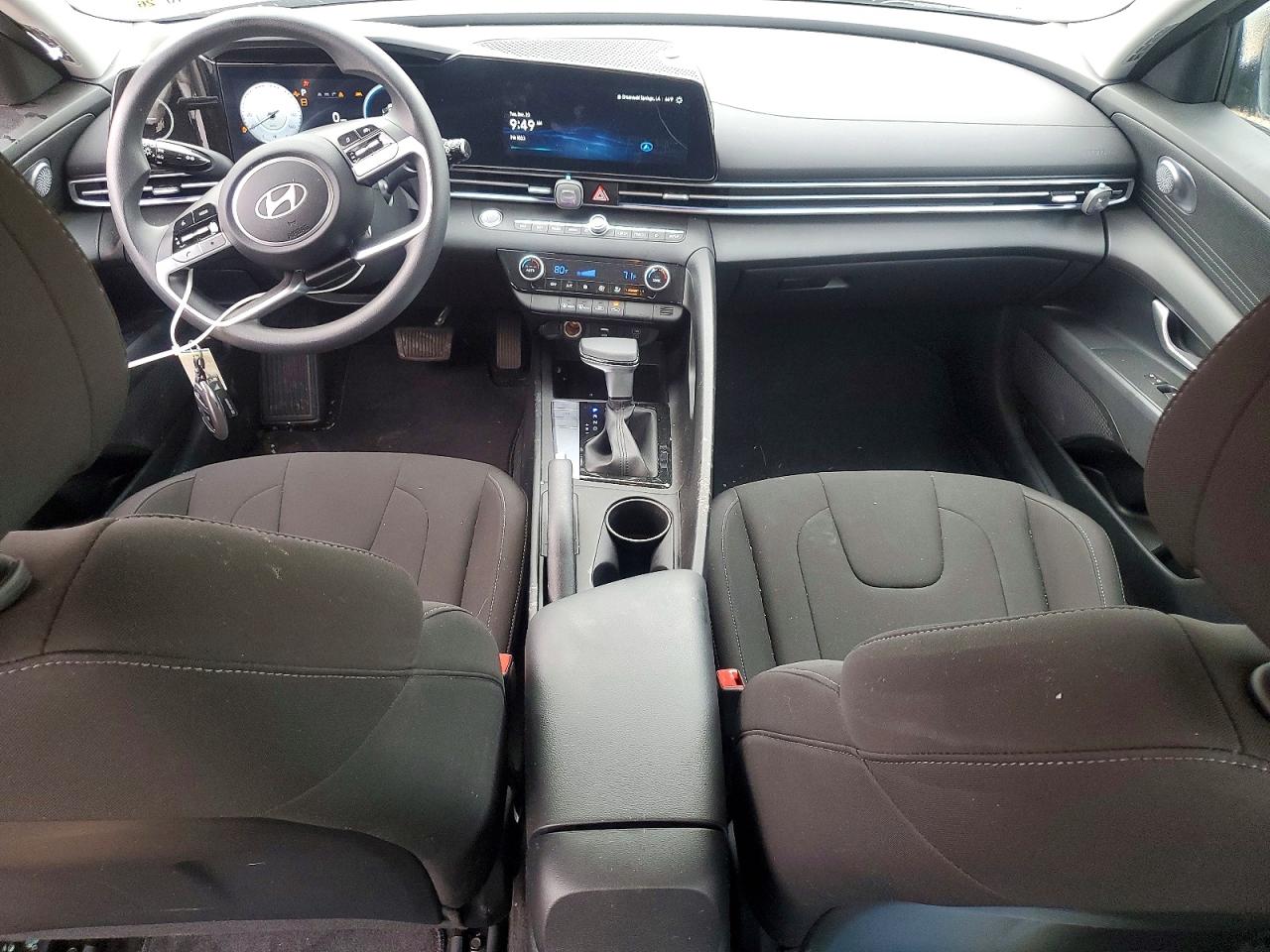 2024 HYUNDAI ELANTRA SEL photo 8