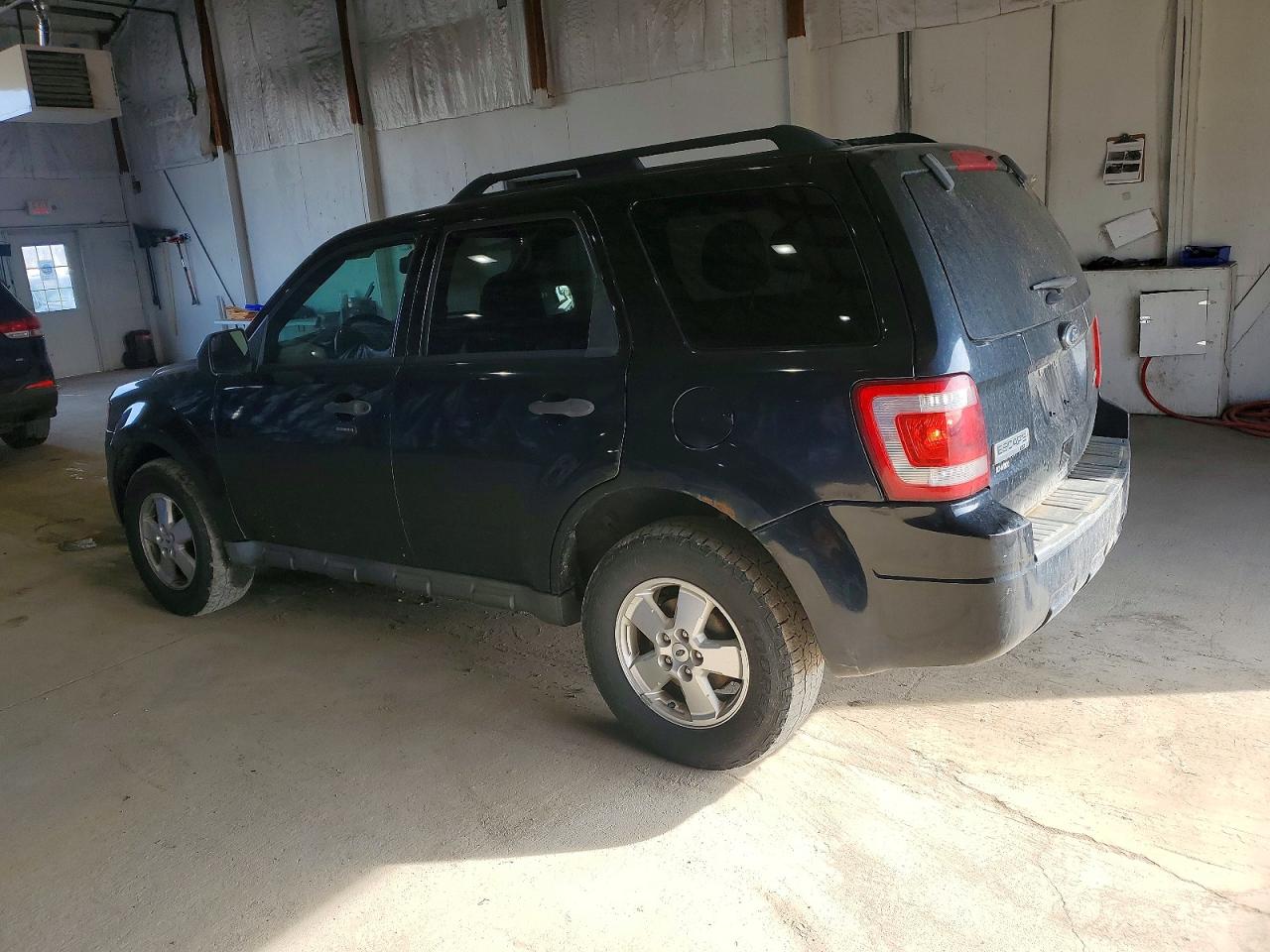 2012 FORD ESCAPE XLT photo 2