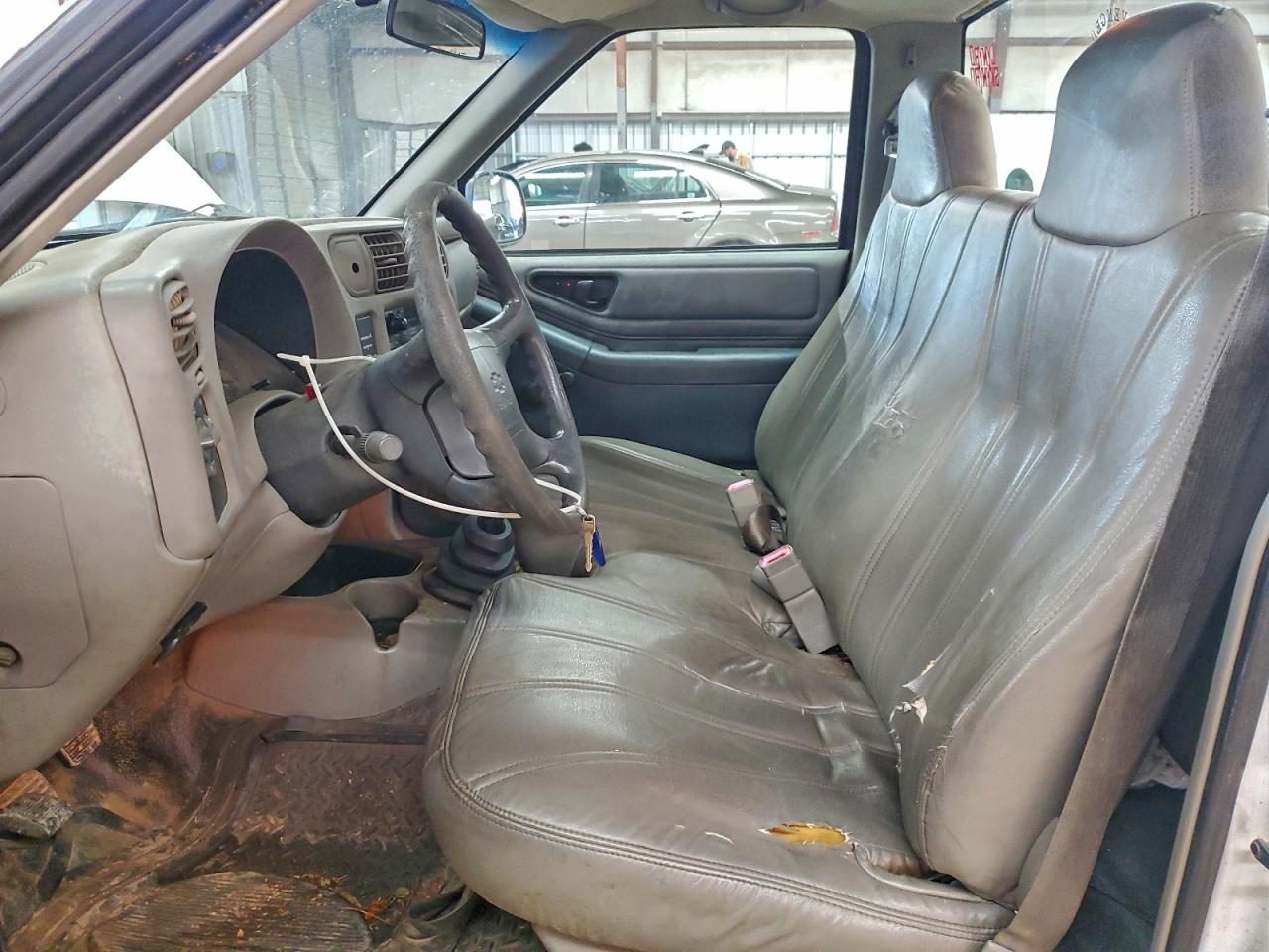1998 CHEVROLET S TRUCK S10 photo 19