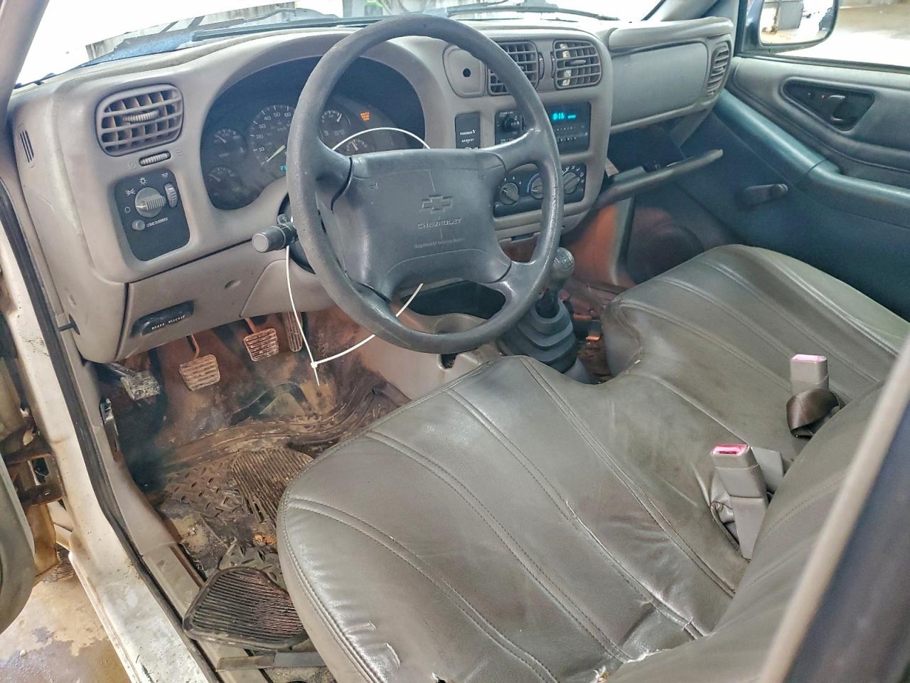 1998 CHEVROLET S TRUCK S10 photo 22