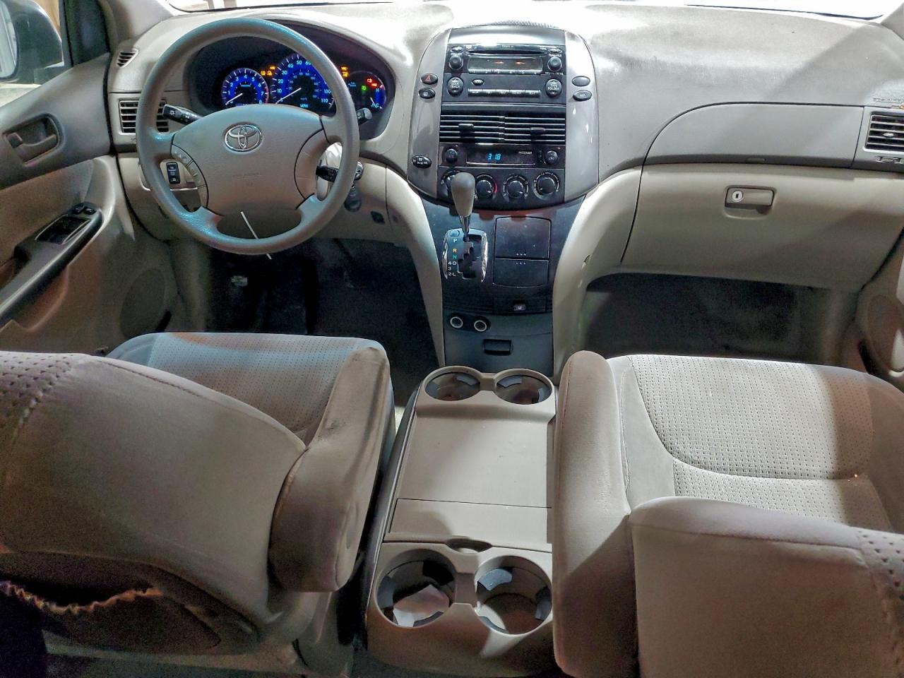 2008 TOYOTA SIENNA CE photo 8