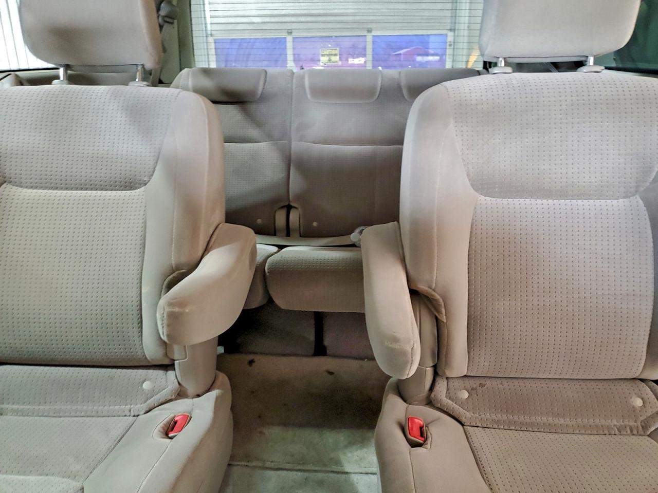 2008 TOYOTA SIENNA CE photo 10