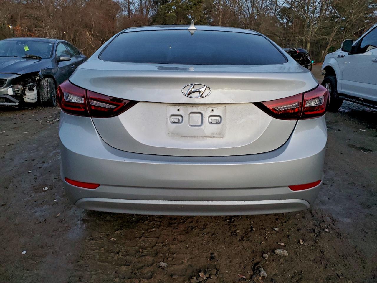 2014 HYUNDAI ELANTRA SE photo 6