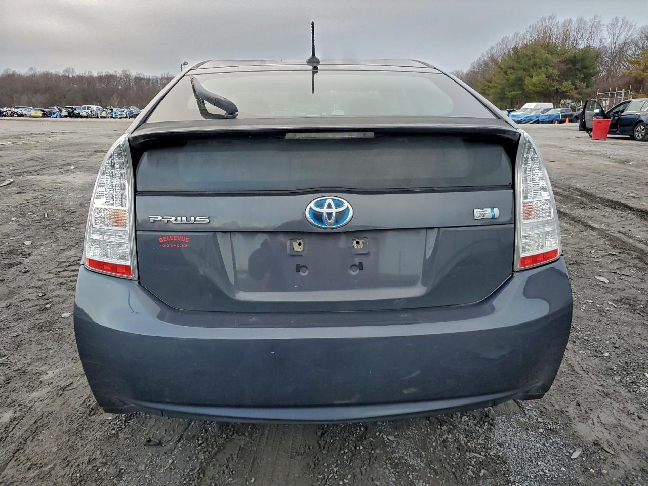 2010 TOYOTA PRIUS photo 6