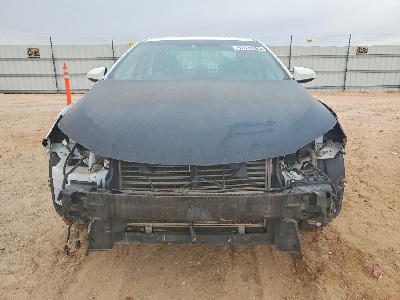 2017 TOYOTA CAMRY LE photo 4