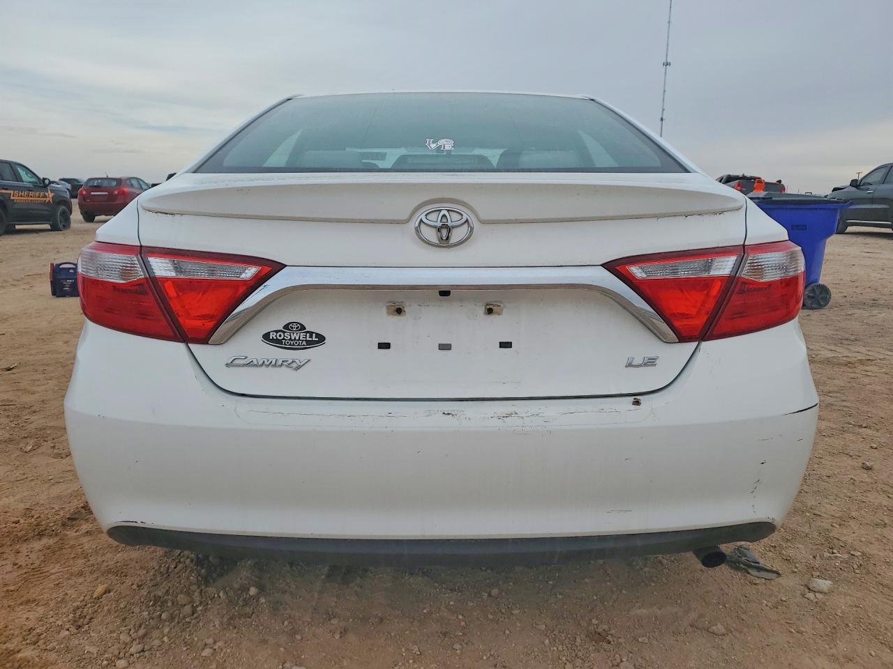 2017 TOYOTA CAMRY LE photo 5