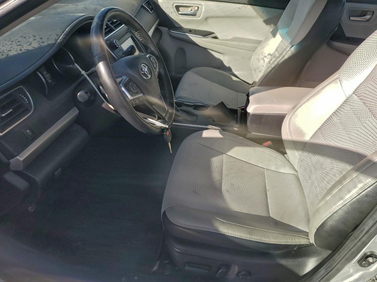 2016 TOYOTA CAMRY LE photo 7
