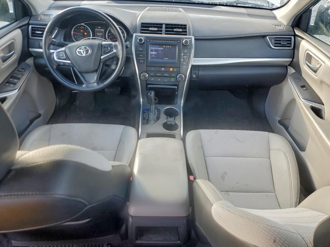 2016 TOYOTA CAMRY LE photo 8