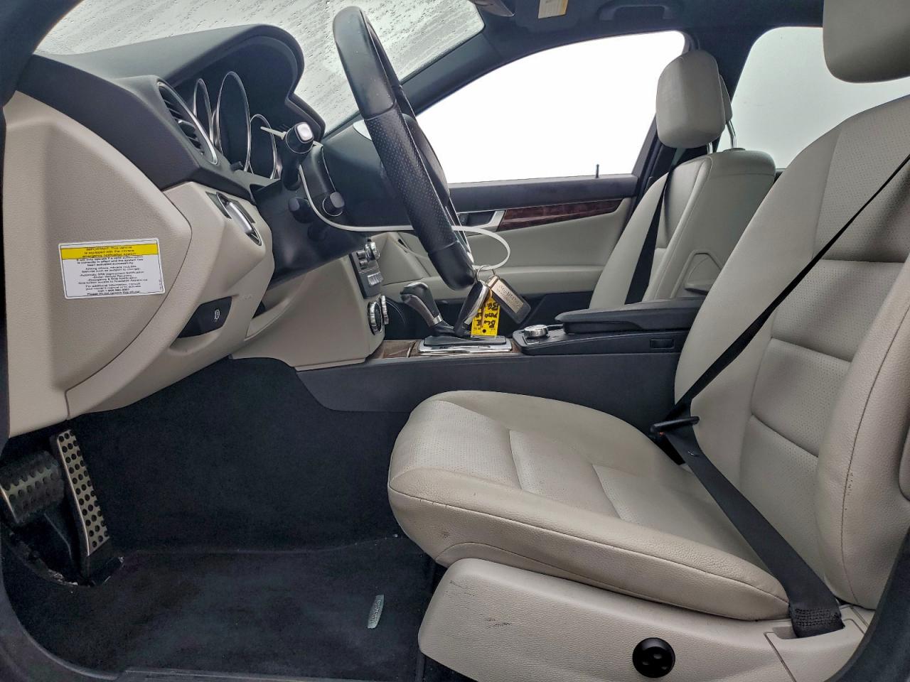 2013 MERCEDES-BENZ C 250 photo 19