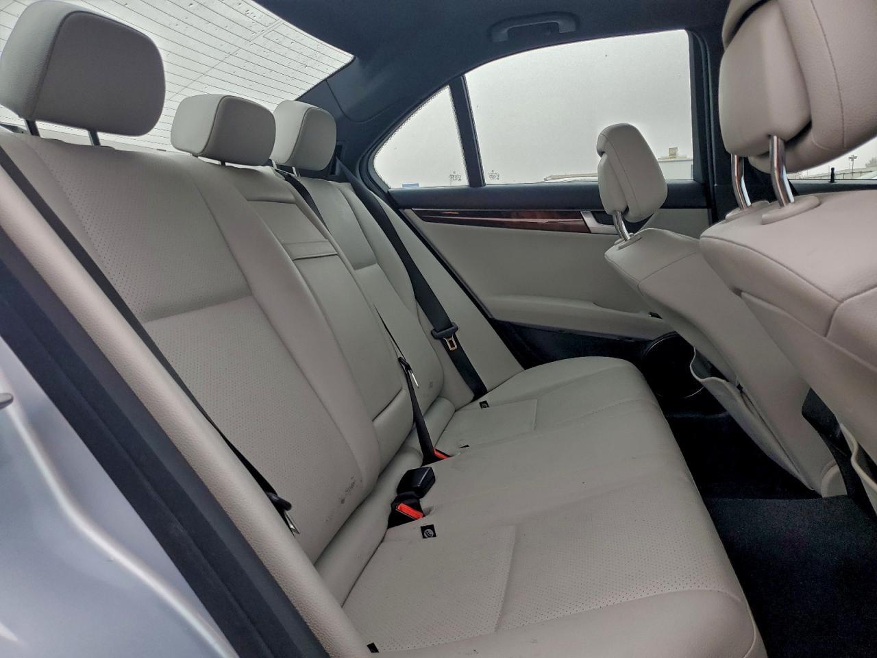 2013 MERCEDES-BENZ C 250 photo 28