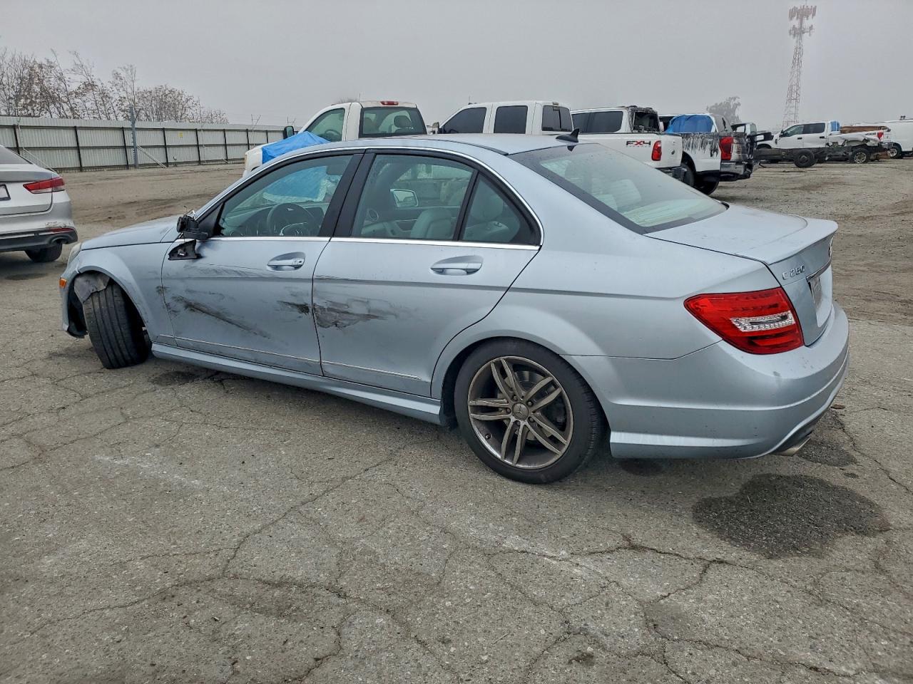 2013 MERCEDES-BENZ C 250 photo 4