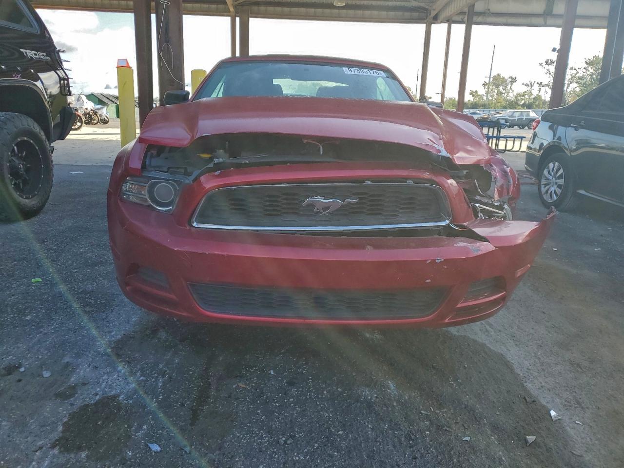 2013 FORD MUSTANG photo 5
