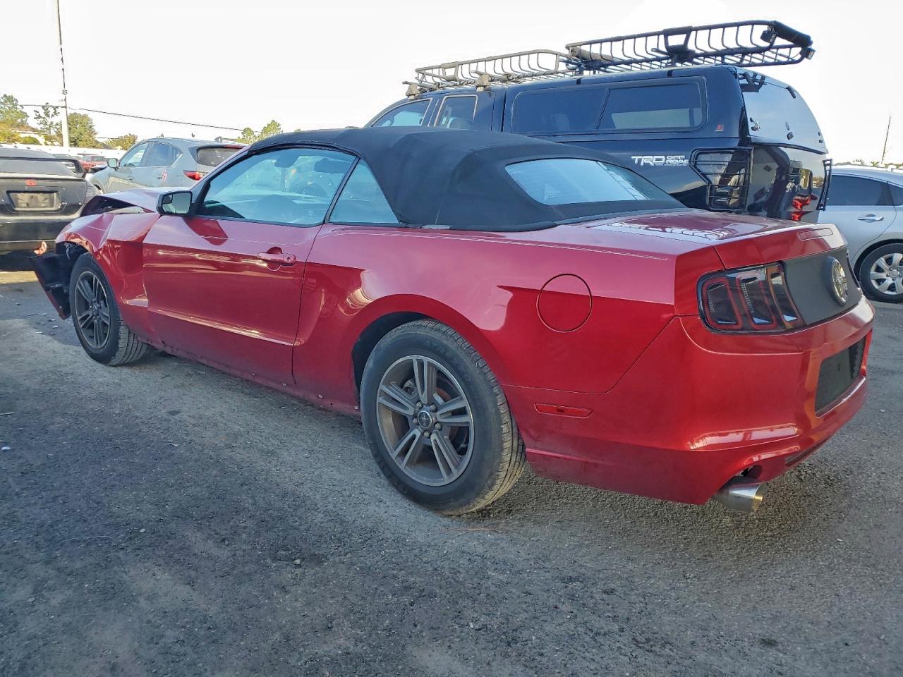 2013 FORD MUSTANG photo 2
