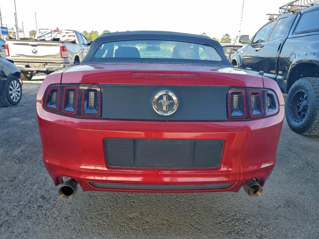 2013 FORD MUSTANG photo 6