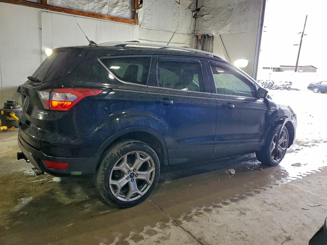 2018 FORD ESCAPE TITANIUM photo 3
