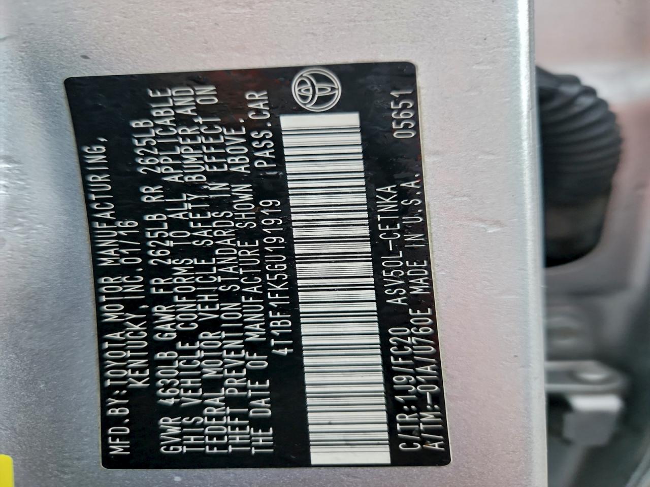 2016 TOYOTA CAMRY LE photo 12