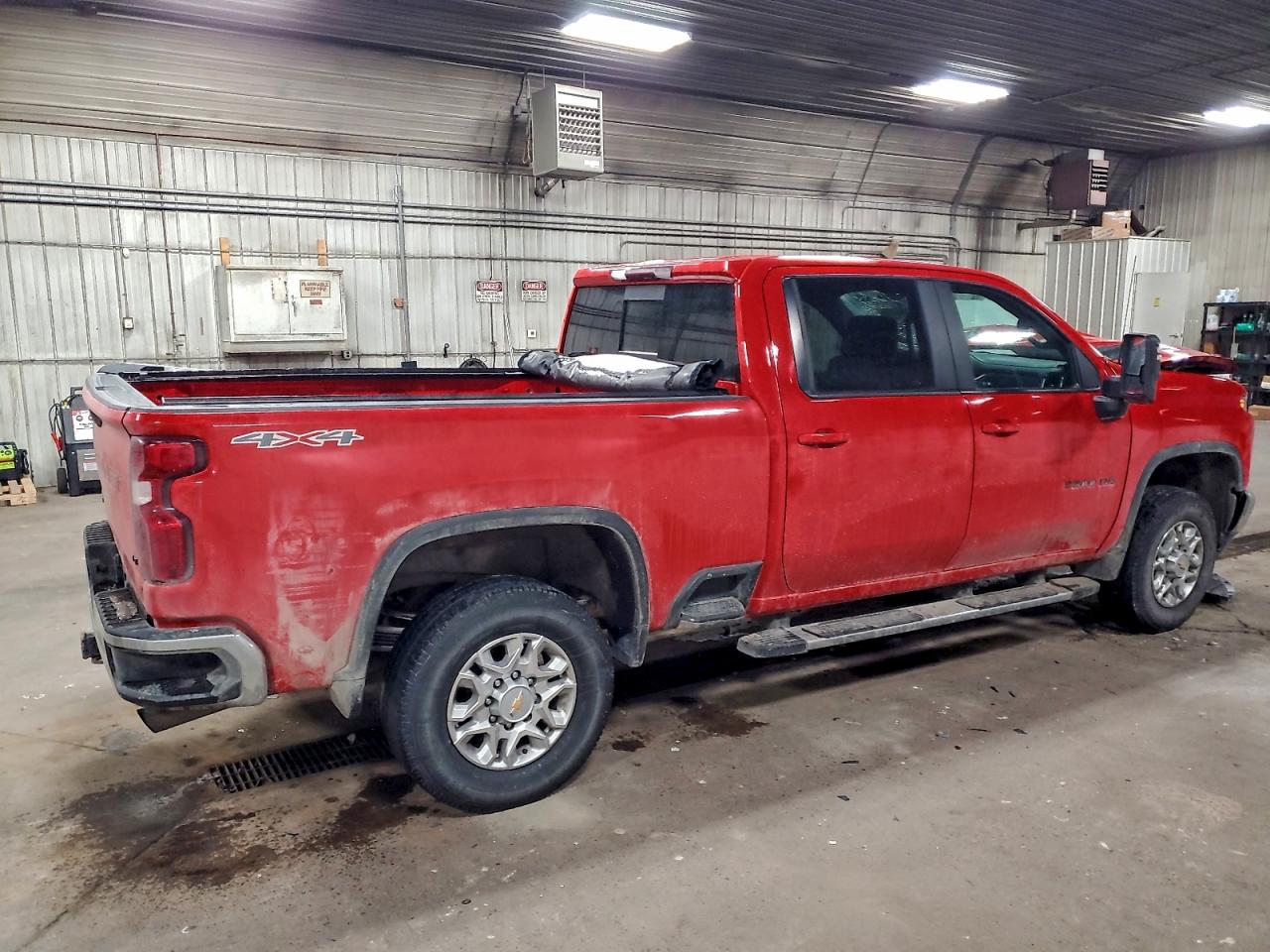 2023 CHEVROLET SILVERADO K3500 LT photo 3