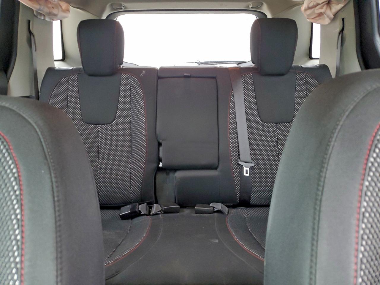2017 GMC TERRAIN SLE photo 28