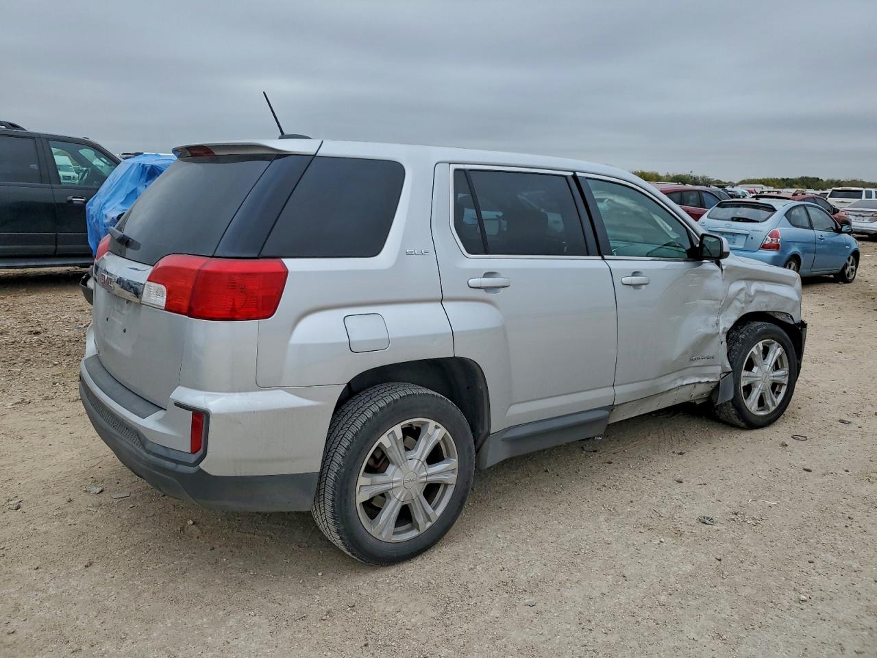 2017 GMC TERRAIN SLE photo 7