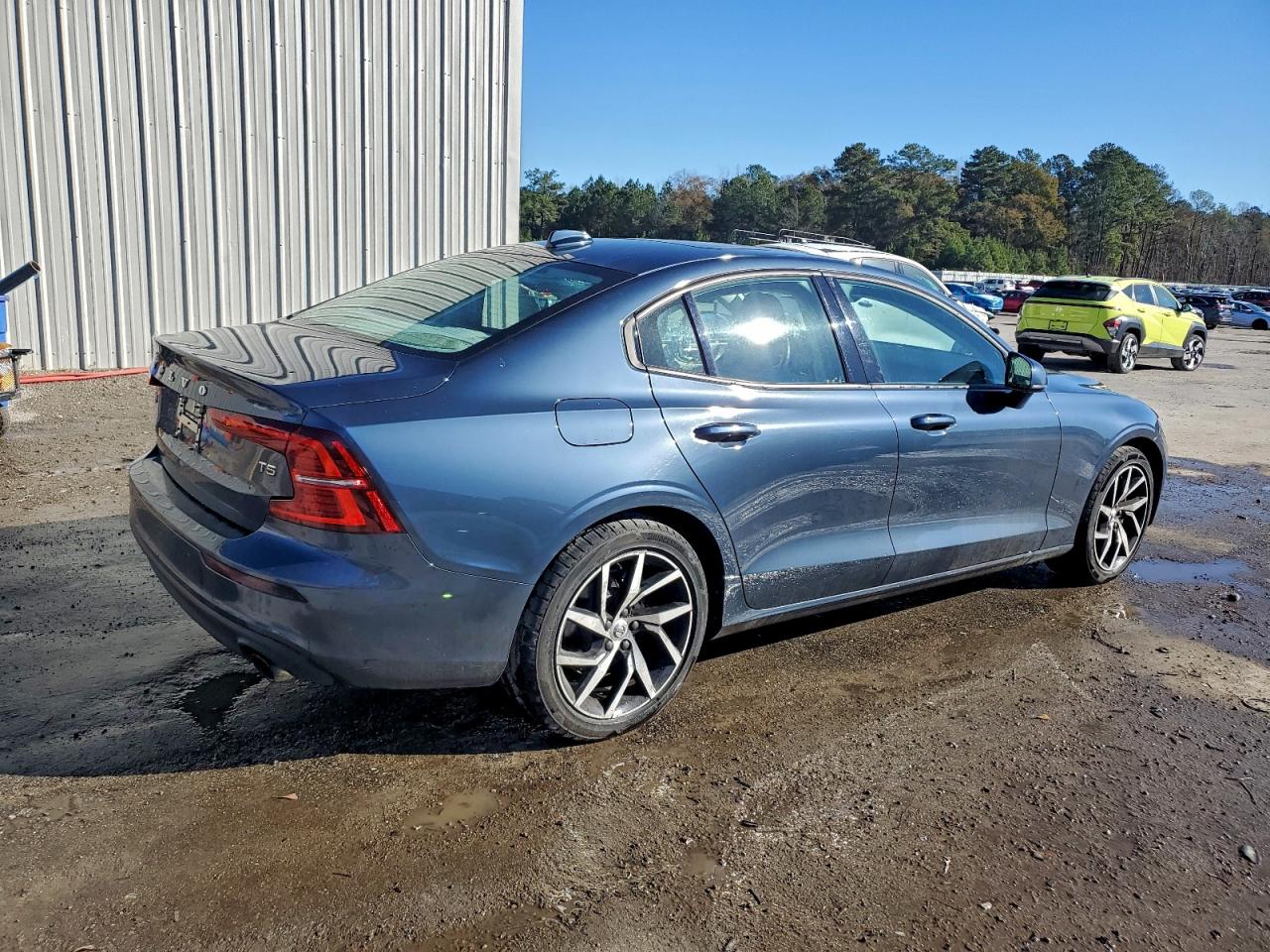 2019 VOLVO S60 T5 MOMENTUM photo 3
