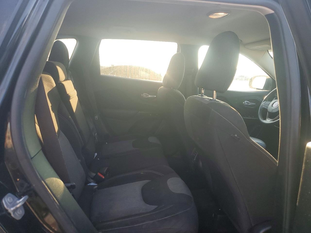 2016 JEEP CHEROKEE SPORT photo 10