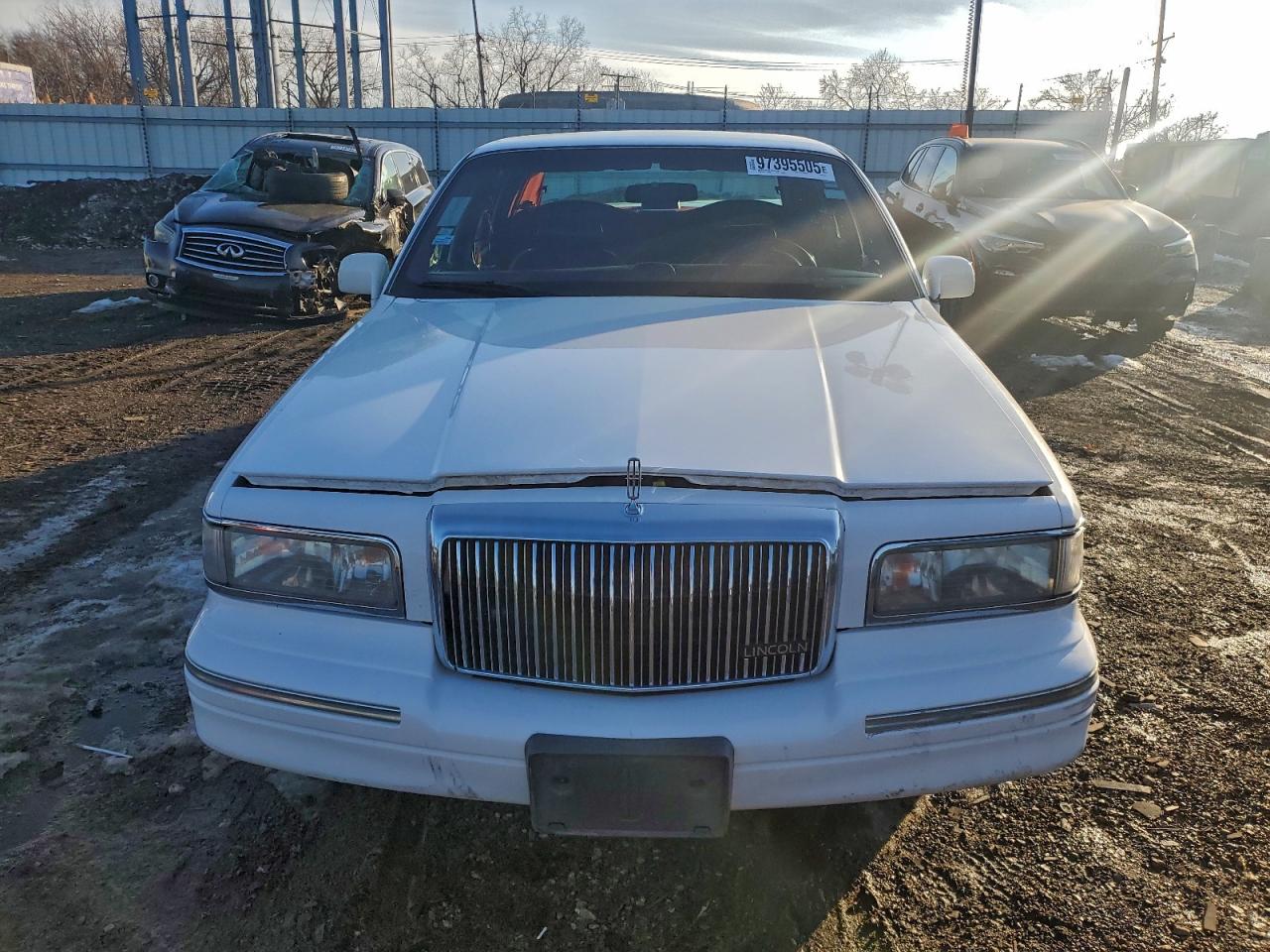 1995 LINCOLN TOWN CAR EXECUTIVE photo 5