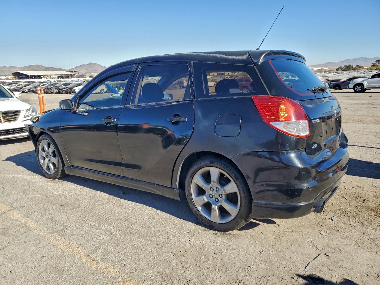 2003 TOYOTA COROLLA MATRIX XR photo 2