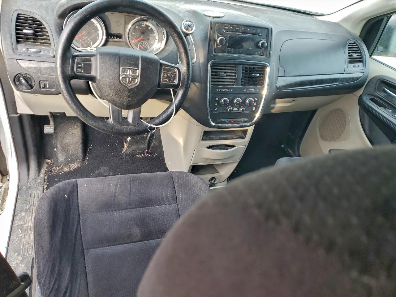 2015 DODGE GRAND CARAVAN SE photo 8