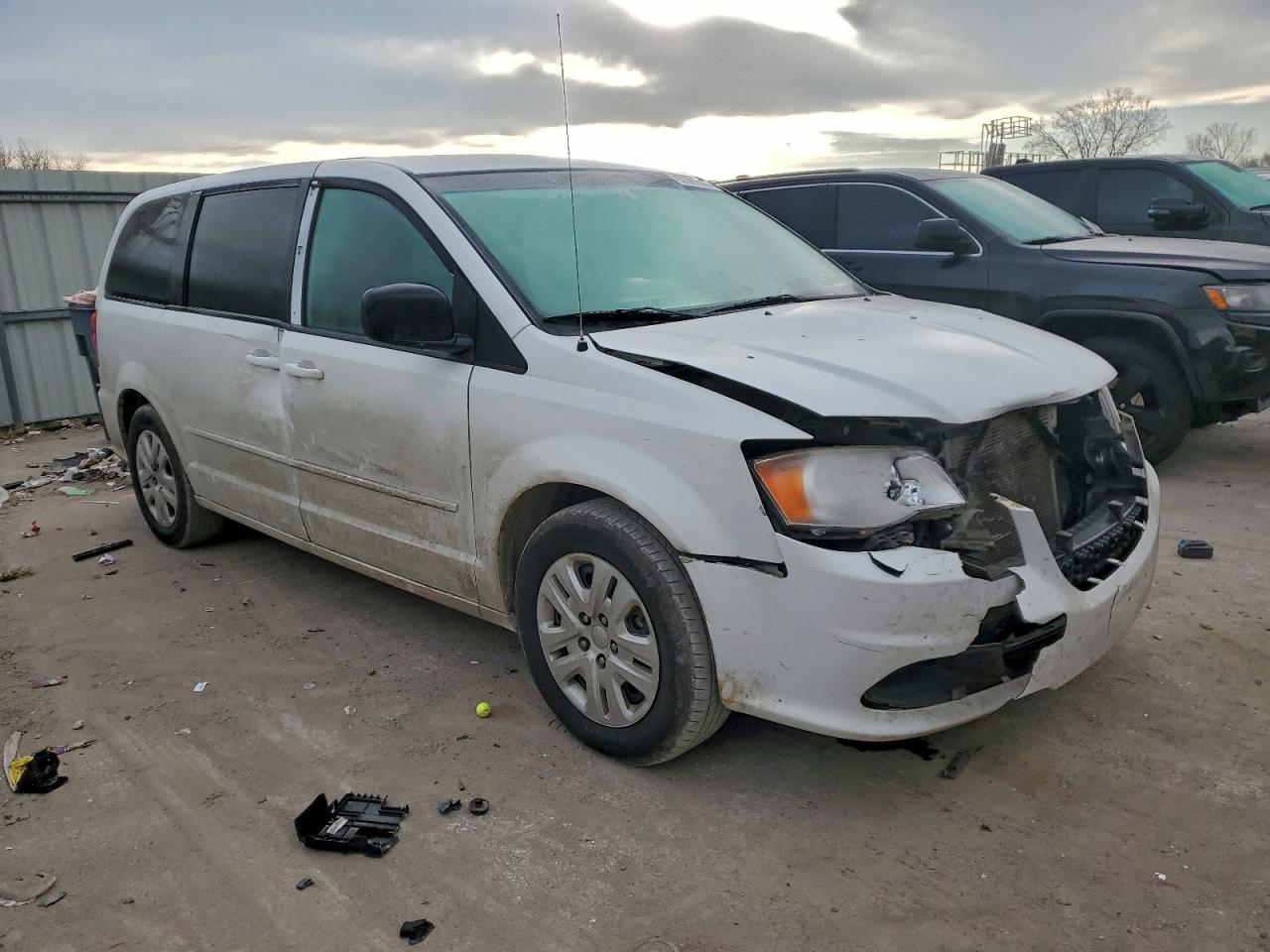 2015 DODGE GRAND CARAVAN SE photo 4
