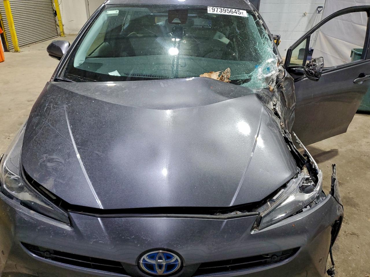2019 TOYOTA PRIUS photo 11